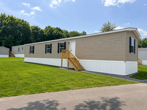 156 Shenango Park Rd #105, Transfer, PA 16154