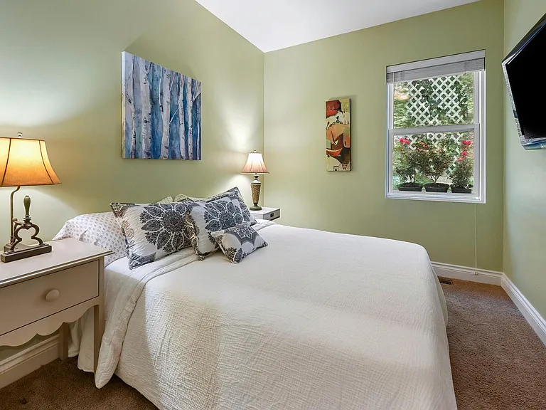 21 Haywood St #2B — Photo 16