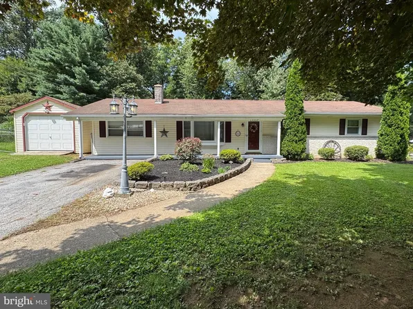 13337 North Ave, Blue Ridge Summit, PA 17214
