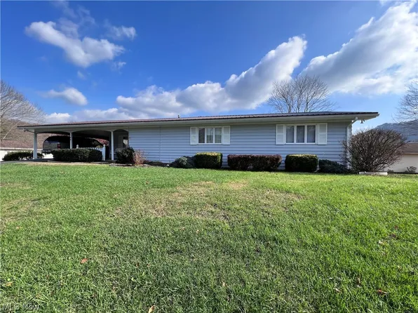 43 Damper Rd, Hammondsville, OH 43930