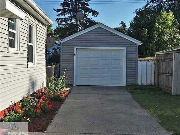 4th image of 1711 Loraine Ave