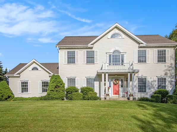 8279 N 35th St, Richland, MI 49083