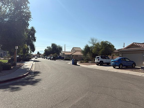 4th image of 3202 S 66th Ln