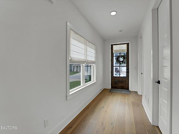 4th image of 12772 Baltica Ln
