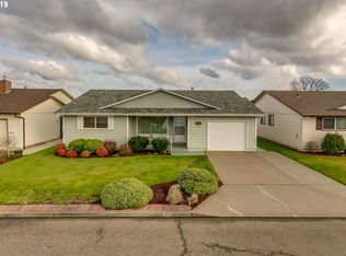 750 S Cascade Dr, Woodburn, OR 97071