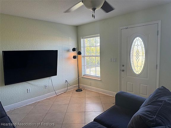 4th image of 612 Washington Blvd