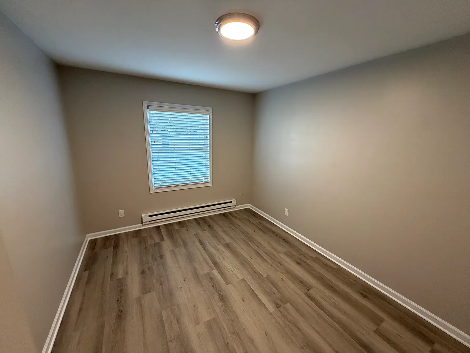 2 bed, 750 sqft, $1,200 — Photo 4