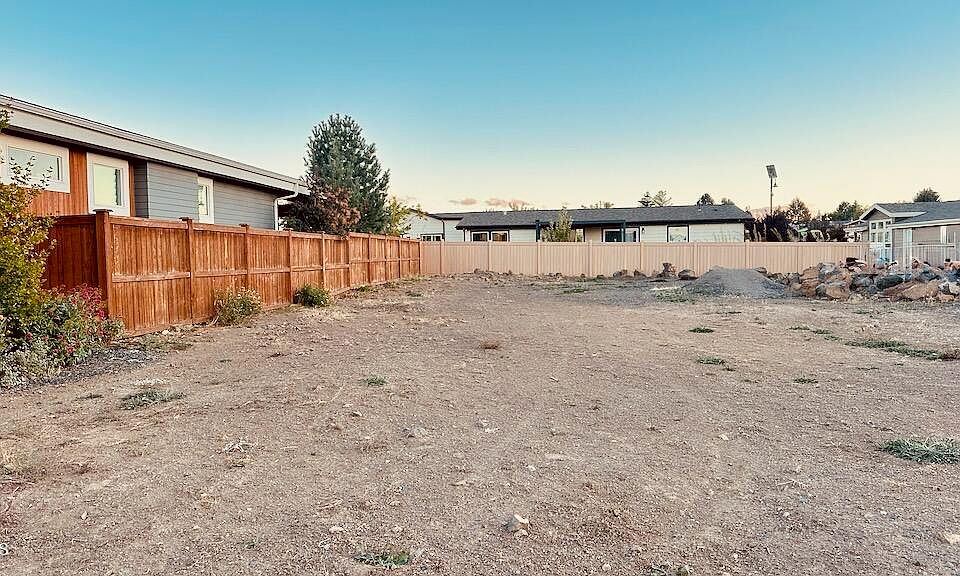 1st image of 20795 Beaumont Dr