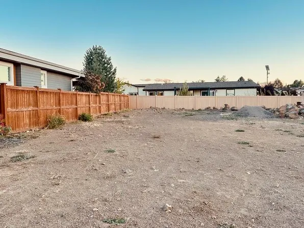 20795 Beaumont Dr, Bend, OR 97701