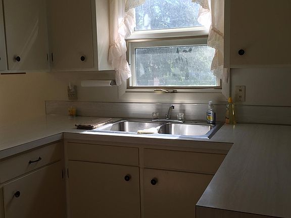 4th image of 1413 Audrey St