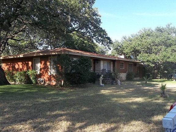 2nd image of 202 Beverly Dr