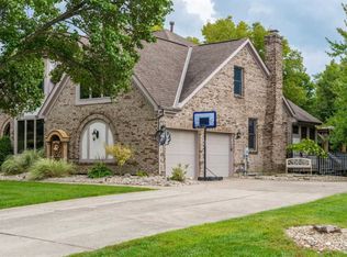 8111 Eagleridge Dr, West Chester, OH 45069