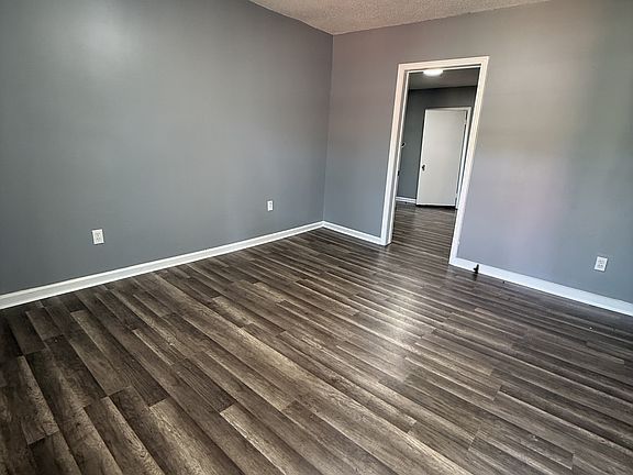 2nd image of 422 Dyer Ave