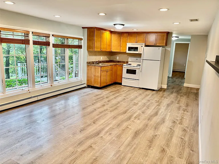 108 Old Country Rd — Photo 5