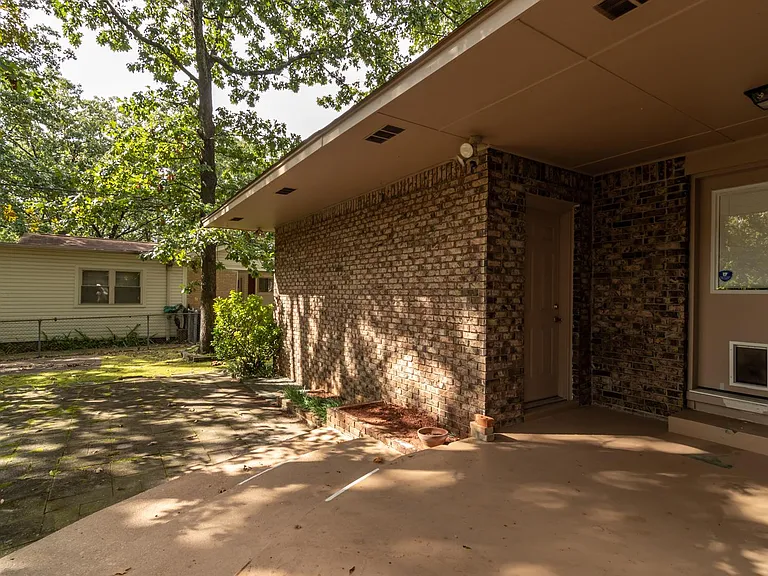 9601 Temple Dr — Photo 30