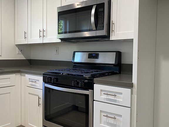 4th image of 21317 Costanso St #E