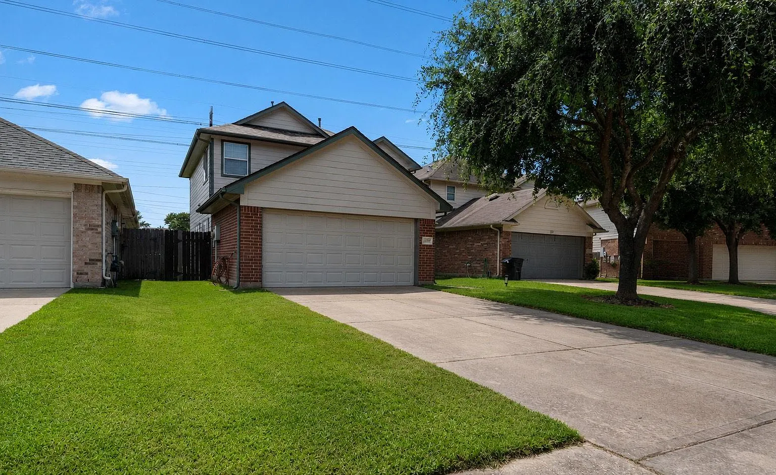 4 bed, 2.5 bath, 1842 sqft, $2,300 — Photo 3