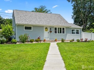 2 Laurie Dr, East Brunswick, NJ