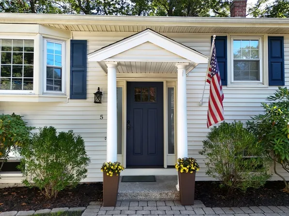 5 Bass Ter, Natick, MA 01760