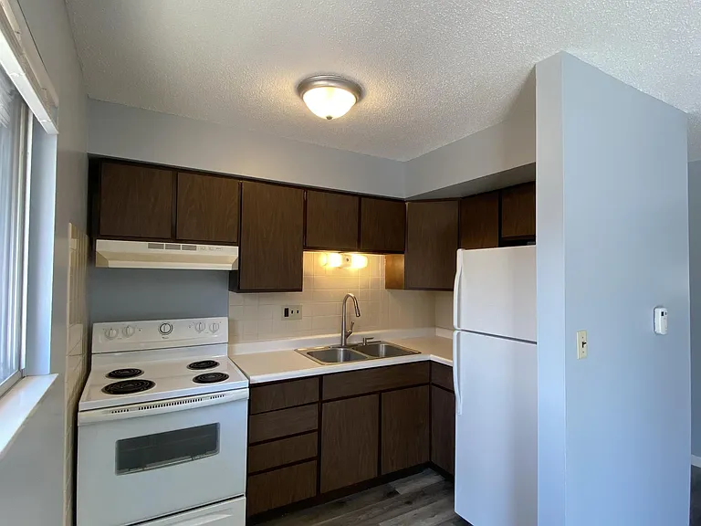 616 S New St #5 — Photo 3
