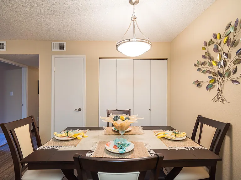 Sterling Point Apartment Homes — Photo 94