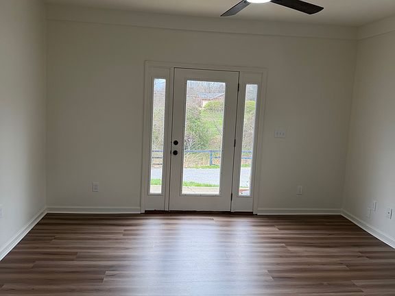 5th image of 99 Phillips Ln
