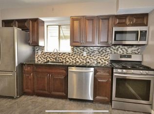 116 37th St, Union City, NJ 07087