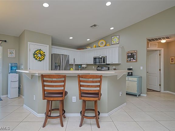 4th image of 2206 NW 18th Pl