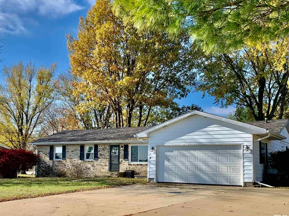 1661 Sandusky Rd, Jacksonville, IL 62650