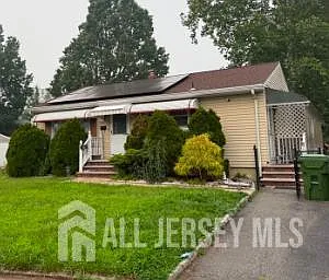 89 Oak Ln — Photo 2