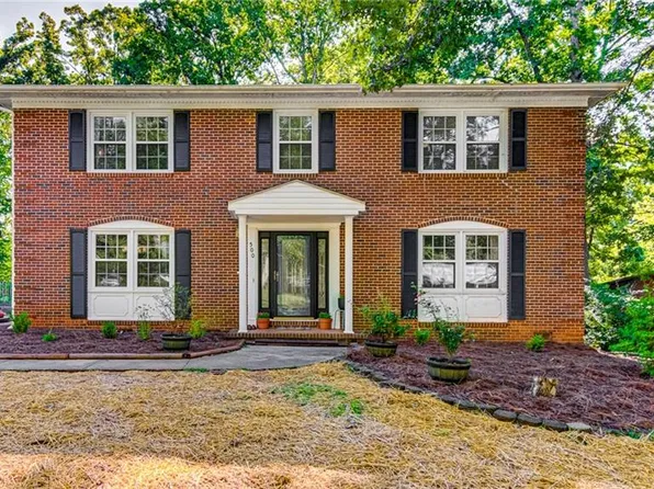 500 Leawood Dr, Greensboro, NC 27410