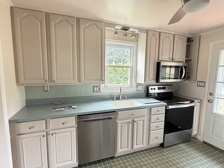 715 Kenton Rd — Photo 5