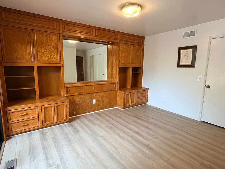 922 Maple St — Photo 35