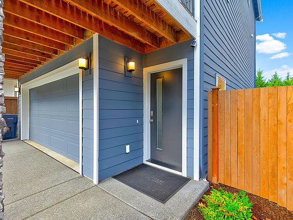 5th image of 317 207th St SE