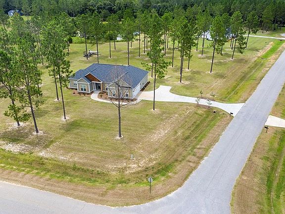 3rd image of 139 Balmoral Dr