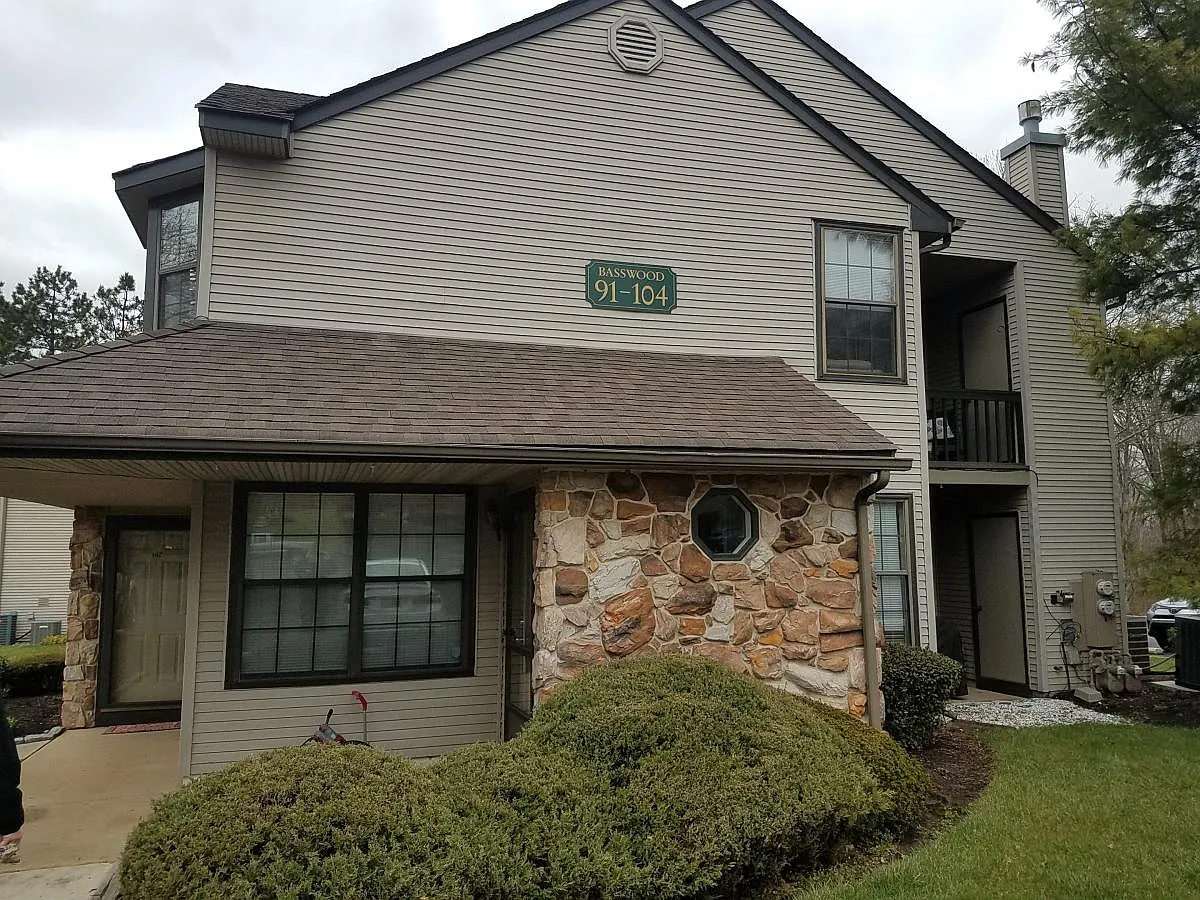 101 Basswood Ct photo 1