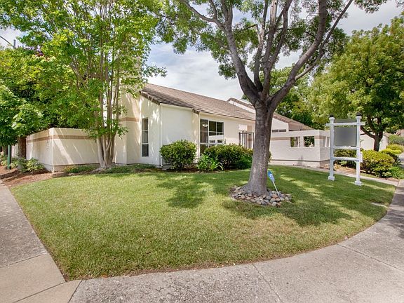 3rd image of 1420 Kelly Park Cir