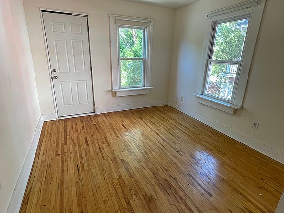 5th image of 3244 Humboldt Ave S