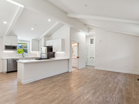 2nd image of 601 Lexington Ave #11091124