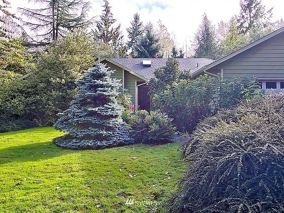 4th image of 19027 32nd Ave NW