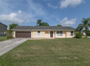 304 SE 17th Pl, Cape Coral, FL 33990