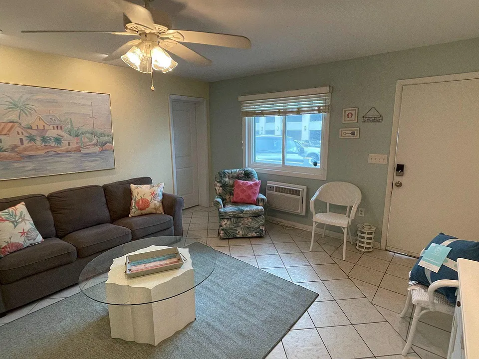 100 Van Dyke Ave #107