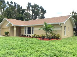 17401 Braddock Rd, Fort Myers, FL 33967
