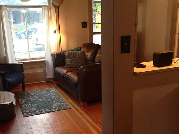 4th image of 621 S 12th St
