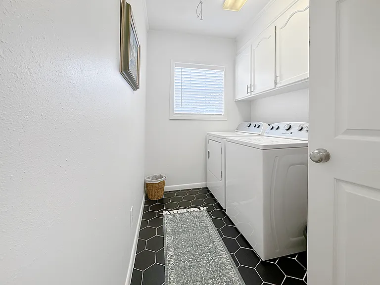 402 Wallace Dean Rd — Photo 17