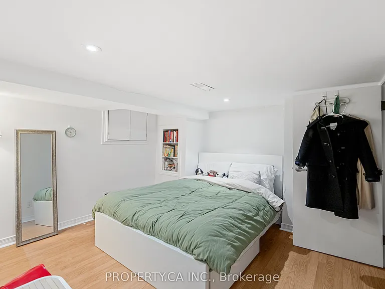 126 Stephenson Ave — Photo 17