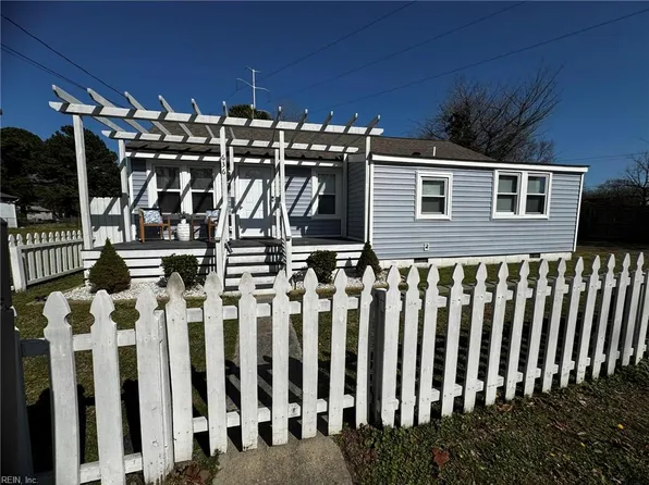 636 Hemlock Avenue, Hampton, VA 23661