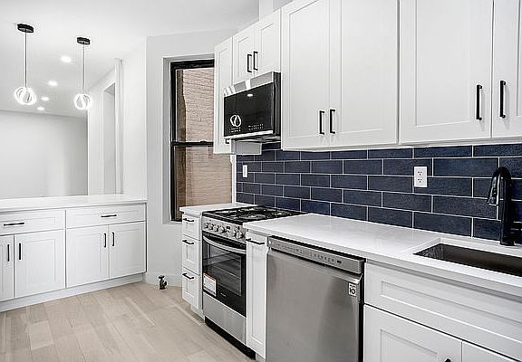 3rd image of 410 Amsterdam Ave #4NS