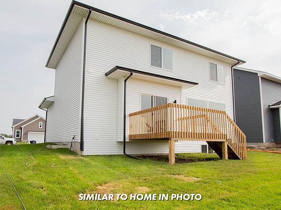 2nd image of 645 SE Drumlin Dr