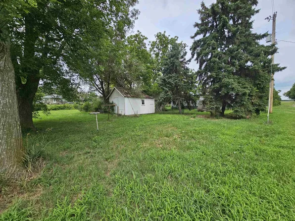 18063 Fillmore St, Holstein, NE 68950
